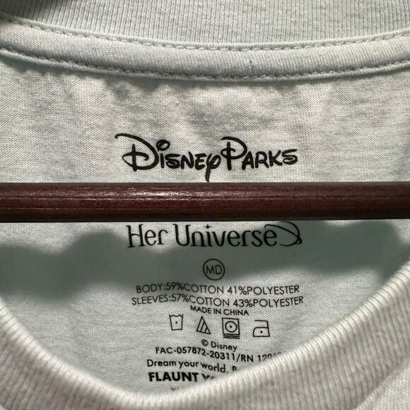Vintage Her Universe Disney Parks Exclusive Mickey & Friends M T-Shirt. - Picture 3 of 5